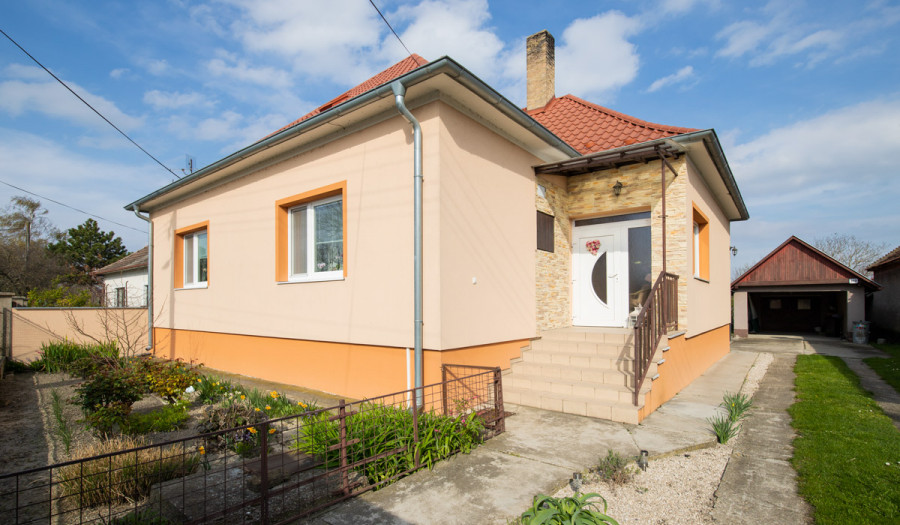 BOSEN | Na predaj rodinný dom s veľkým pozemkom, Vojka nad Dunajom, 1.719m2