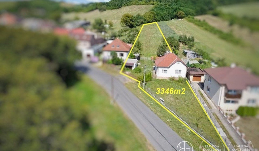 Bosen| Na predaj rodinný dom, Radzovce, 3346m2 pozemok.