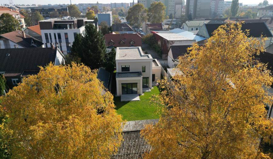 BOSEN | Poschodový 5i RD s garážou v centre mesta